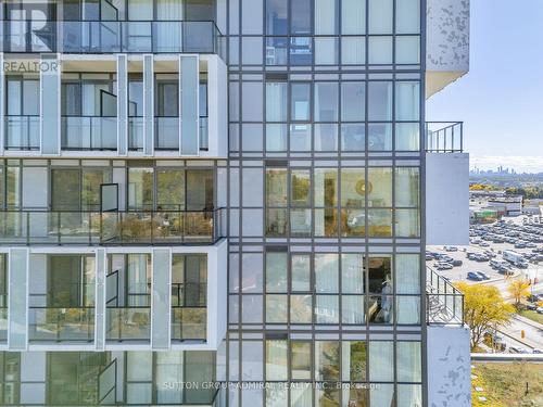 1005 - 128 Fairview Mall Drive, Toronto, ON - Outdoor