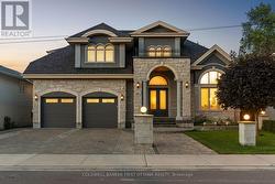 1623 CLAYMOR AVENUE  Ottawa, ON K2C 1T4