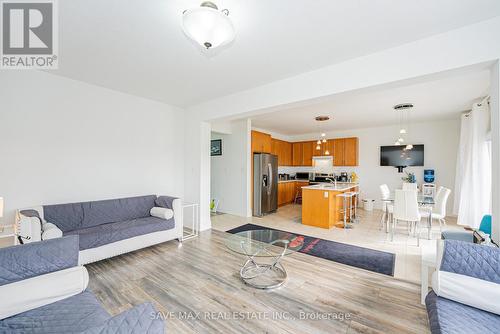 86 Sunset Way, Thorold, ON - Indoor Photo Showing Living Room