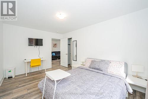 86 Sunset Way, Thorold, ON - Indoor Photo Showing Bedroom