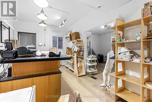 5 Hawthorne Avenue, Ottawa, ON 