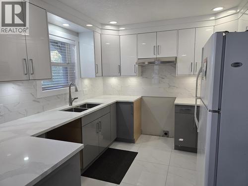947 Laurel Road, Quesnel, BC - Indoor Photo Showing Kitchen With Double Sink With Upgraded Kitchen