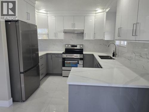 947 Laurel Road, Quesnel, BC - Indoor Photo Showing Kitchen With Double Sink With Upgraded Kitchen