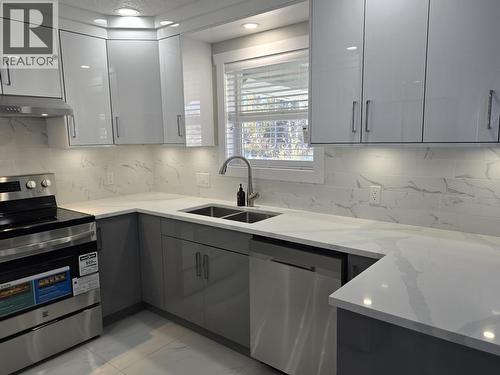 947 Laurel Road, Quesnel, BC - Indoor Photo Showing Kitchen With Double Sink With Upgraded Kitchen
