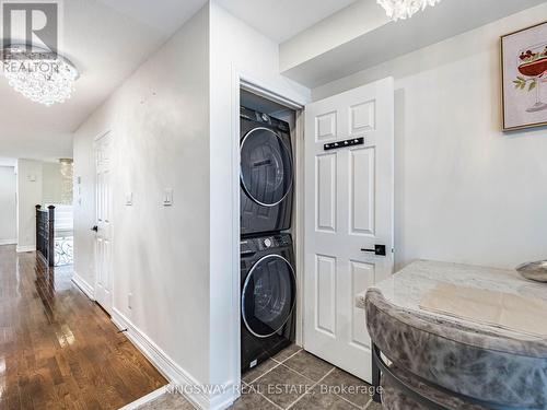 3221 Redpath Circle, Mississauga, ON - Indoor Photo Showing Laundry Room