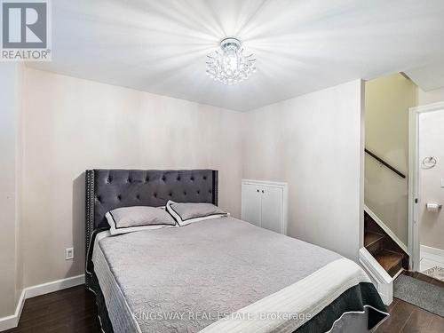 3221 Redpath Circle, Mississauga, ON - Indoor Photo Showing Bedroom