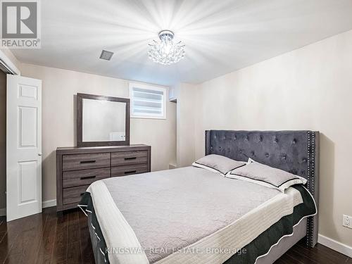 3221 Redpath Circle, Mississauga, ON - Indoor Photo Showing Bedroom