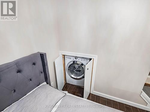 3221 Redpath Circle, Mississauga, ON - Indoor Photo Showing Laundry Room