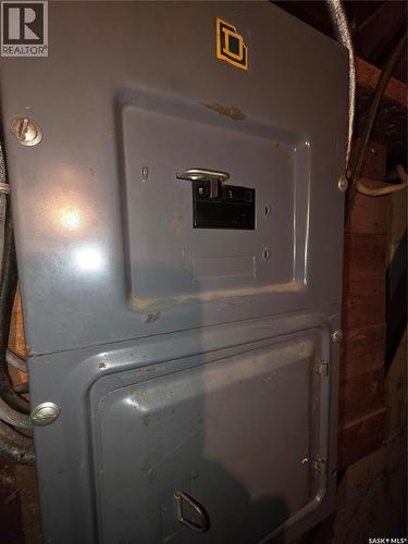 927 North Railway Street E, Swift Current, SK - Indoor Photo Showing Basement