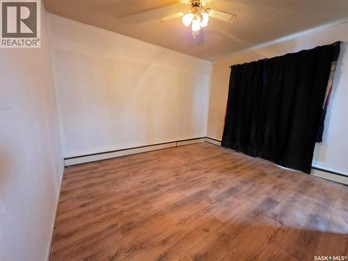 927 North Railway Street E, Swift Current, SK - Indoor Photo Showing Other Room