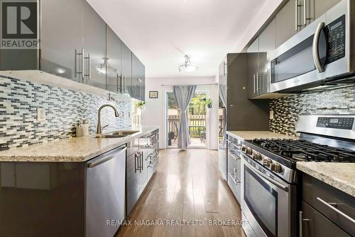 2 - 9 Lakeshore Road, St. Catharines (Lakeshore), ON - Indoor Photo Showing Kitchen With Double Sink With Upgraded Kitchen