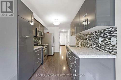 2 - 9 Lakeshore Road, St. Catharines (Lakeshore), ON - Indoor Photo Showing Kitchen With Upgraded Kitchen