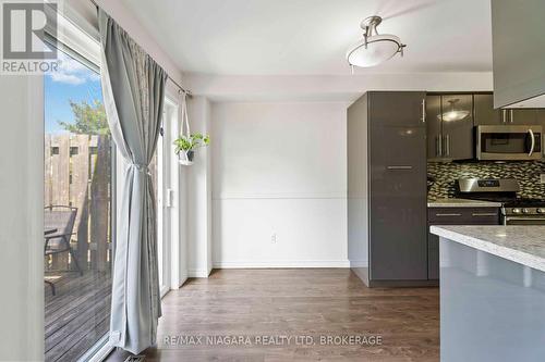 2 - 9 Lakeshore Road, St. Catharines (Lakeshore), ON - Indoor Photo Showing Kitchen