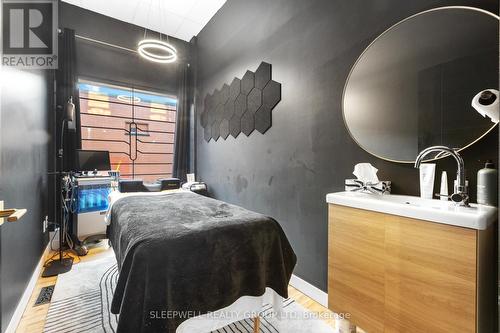 1109 Wellington Street W, Ottawa, ON 