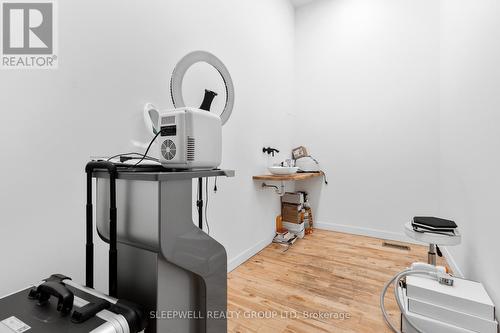 1109 Wellington Street W, Ottawa, ON 