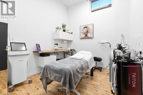 1109 Wellington Street W, Ottawa, ON 