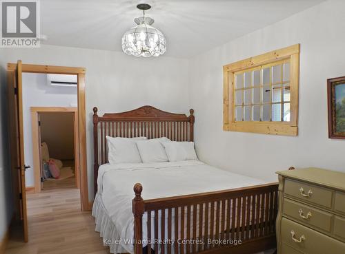 315 Shoreline Avenue, South Bruce Peninsula, ON - Indoor Photo Showing Bedroom