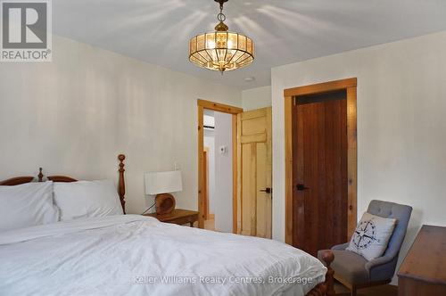 315 Shoreline Avenue, South Bruce Peninsula, ON - Indoor Photo Showing Bedroom