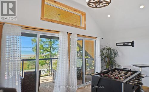 315 Shoreline Avenue, South Bruce Peninsula, ON - Indoor Photo Showing Other Room