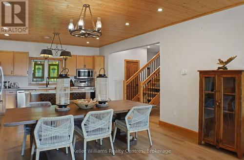 315 Shoreline Avenue, South Bruce Peninsula, ON - Indoor Photo Showing Dining Room
