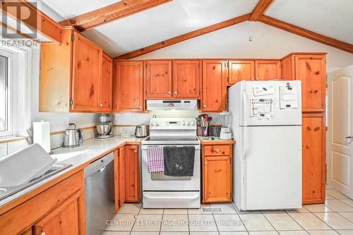 899 Keg Lane, Brant, ON - Indoor Photo Showing Kitchen
