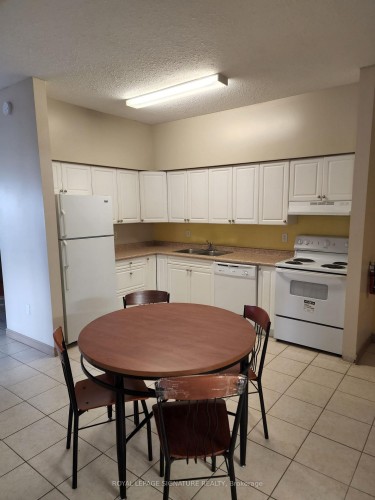 202-251 Lester Street, Waterloo, ON - Indoor