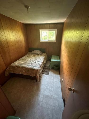 208 1St Street E, Sandy Lake, MB - Indoor Photo Showing Bedroom