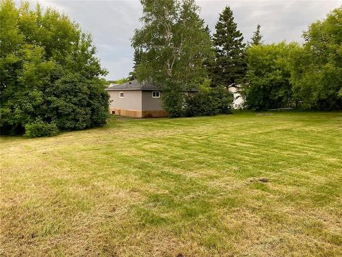 208 1St Street E, Sandy Lake, MB - Outdoor