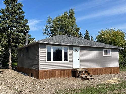 208 1St Street E, Sandy Lake, MB - Outdoor With Exterior