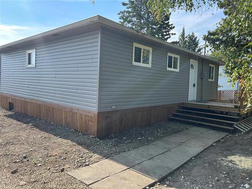 208 1St Street E, Sandy Lake, MB - Outdoor With Exterior