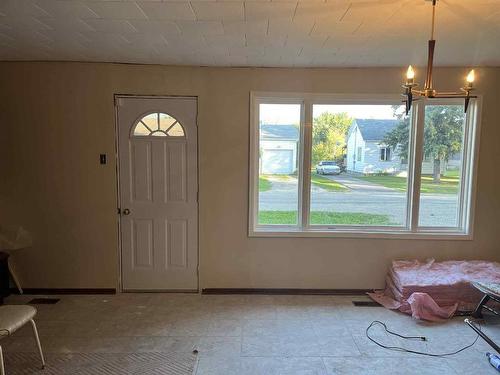 208 1St Street E, Sandy Lake, MB - Indoor