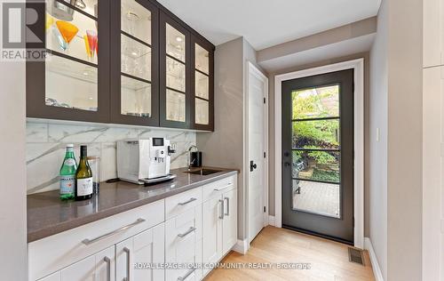 12 Glenview Drive, Aurora, ON - Indoor Photo Showing Other Room