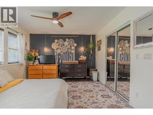 1518 3B Highway, Fruitvale, BC - Indoor Photo Showing Bedroom