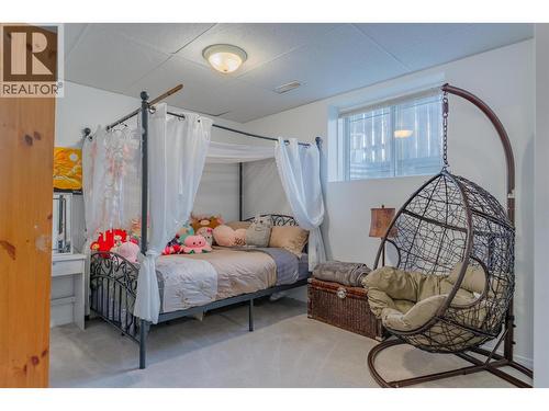 1518 3B Highway, Fruitvale, BC - Indoor Photo Showing Bedroom