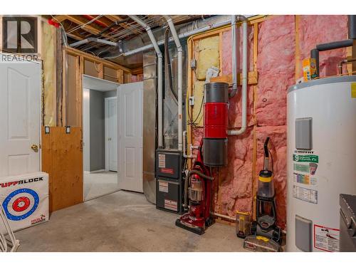 1518 3B Highway, Fruitvale, BC - Indoor Photo Showing Basement