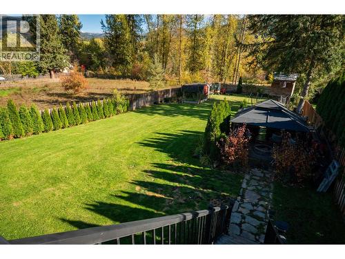 1518 3B Highway, Fruitvale, BC - Outdoor With Backyard