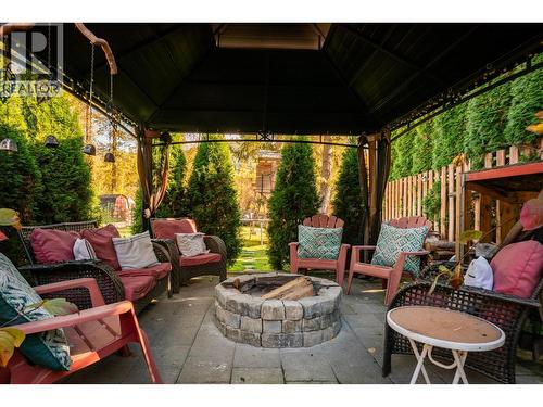 1518 3B Highway, Fruitvale, BC - Outdoor With Deck Patio Veranda With Exterior