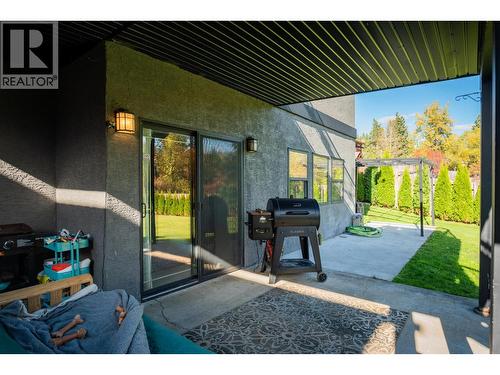 1518 3B Highway, Fruitvale, BC - Outdoor With Exterior