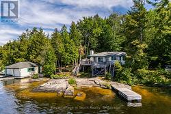 2 IS 270 SIX MILE LAKE ISLAND  Georgian Bay (Baxter), ON L0K 1S0