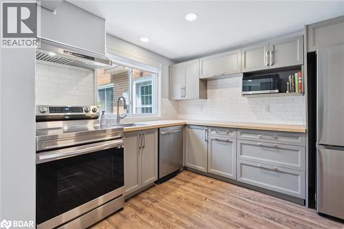 120 Country Club Drive Unit# 16, Guelph, ON - Indoor Photo Showing Kitchen With Stainless Steel Kitchen