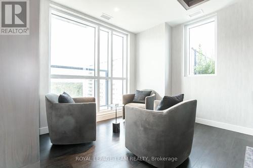 501 - 560 Rideau Street, Ottawa, ON - Indoor Photo Showing Living Room