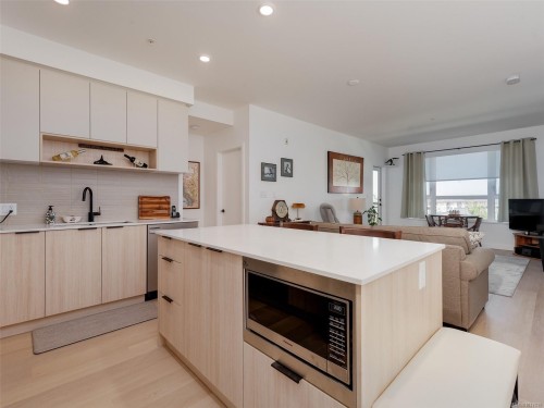 307-3564-A Ryder Hesjedal Way, Colwood, BC - Indoor Photo Showing Kitchen