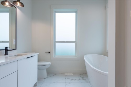 748 Beaver Creek Blvd, Campbell River, BC 