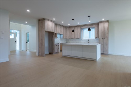 748 Beaver Creek Blvd, Campbell River, BC 