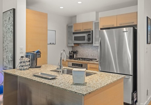 119-68 Songhees Rd, Victoria, BC - Indoor Photo Showing Kitchen With Upgraded Kitchen