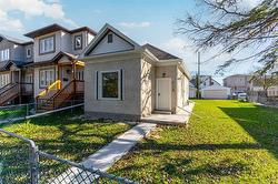 315 Rutland ST  Winnipeg, MB R3J 1X9