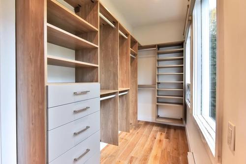 Penderie (Walk-in) - 4840 Av. Harvard, Montréal (Côte-Des-Neiges/Notre-Dame-De-Grâce), QC - Indoor