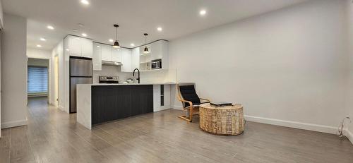 Overall view - 8428 Av. Papineau, Montréal (Ahuntsic-Cartierville), QC - Indoor Photo Showing Kitchen With Upgraded Kitchen