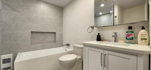 Salle de bains - 8428 Av. Papineau, Montréal (Ahuntsic-Cartierville), QC - Indoor Photo Showing Bathroom