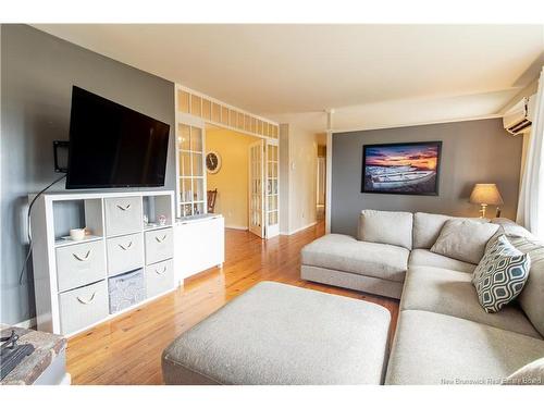 45 Tavener, Picadilly, NB 